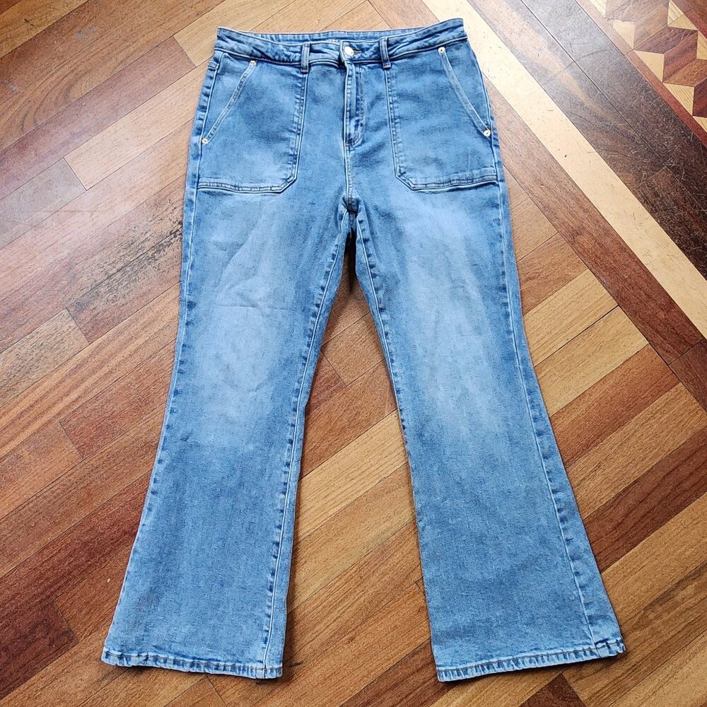 Michael Kors Light Wash Bootcut Flare Jeans Size 14 - Picture 2 of 16